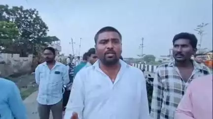 उदगीर: उदगीर लातूर रोडवर इनोव्हा गाडी चालकाने स्विफ्ट डिझायर कारला धडक देऊन ५० हजारांचे केले नुकसान,पोलिसांत गुन्हा नोंद