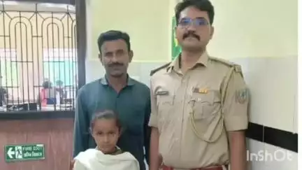 मेदिनीनगर (डालटनगंज): एमएमसीएच अस्पताल, पलामू में एएसआई शशि रंजन पांडे ने मानवता दिखाते हुए एक बच्ची का इलाज कराया
