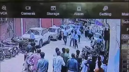 मुज़फ्फरनगर: नई मंडी कोतवाली क्षेत्र के एसडी कॉलेज से परीक्षा देकर लौट रहे छात्रों के दो गुटों में लाठी-डंडों से हुई मारपीट