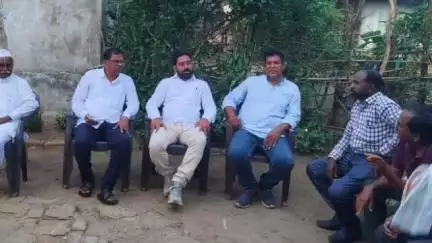 आरमोरी: सुवर्ण नगर (देलोडा) येथे वाघाच्या हल्ल्यात महिलेचा मृत्यू; कुटुंबीयांना आमदार रामदास मसराम यांनी दिली सांत्वन भेट