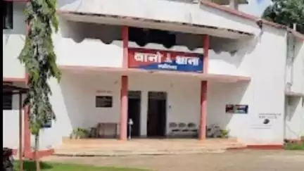 बानो: बानो थाना में तीन युवकों पर नाबालिग से दुष्कर्म का मामला दर्ज, पुलिस कर रही छापेमारी