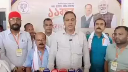 হোজাই: প্ৰধানমন্ত্ৰীৰ কাৰ্যকালৰ ১১ বছৰ সম্পূৰ্ণ হোৱাত আজি আবেলি জিলা সদৰত সাংসদ কামাখ্যা প্ৰসাদ তাছাৰ সংবাদ মেল