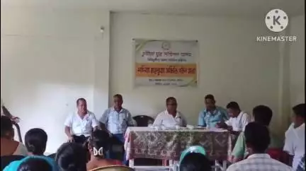 শদিয়া: চুতীয়া যুৱ সন্মিলন অসম জিলা সমিতিৰ উদ্যোগত ছপাখোৱাত চুতীয়া যুৱ সন্মিলনৰ শদিয়া মহকুমা সমিতি গঠন