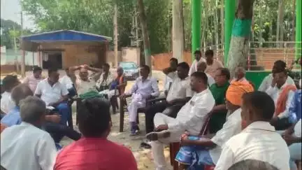 गिरिडीह: मरगोडीह गांव में ग्रामीणों ने बैठक की, 9 जुलाई को झारखंड आंदोलनकारी धनेश्वर मंडल की पुण्यतिथि मनाने को लेकर चर्चा की