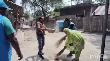 হরিশ্চন্দ্রপুর ২: হরিশ্চন্দ্রপুর এলাকায় পঞ্চায়েত কর্তৃপক্ষের তরফে সাফাই অভিযানের কর্মসূচি চালানো হলো