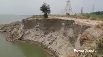तेघरा: तेघड़ा: अयोध्या मिथिला गंगा घाट पर गंगा नदी में तेज़ी से हो रहा है कटाव
