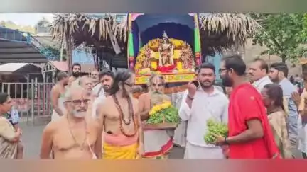 విశాఖపట్నం: సింహాచలం అప్పన్న స్వామి దేవస్థానంలో కన్నులపండువగా శ్రవణ తిరుమంజనం సేవ