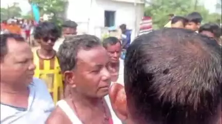 गोबिंदपुर राजनगर: मगरकेला में रजो पर्व पर छऊ नृत्य व पाट भोक्ता का आयोजन, शिव भक्तों ने लोहे की छड़ से दिखाई हठभक्ति