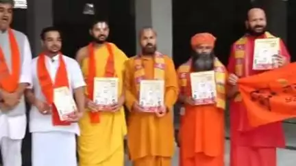 ऋषिकेश: कबीर चौरा आश्रम में ऋषिकेश से रामेश्वर तक 61 दिन की ऐतिहासिक यात्रा हुई शुरू