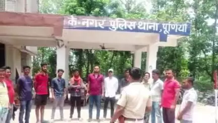 पूर्णिया पूर्व: SP के आदेशानुसार जिले के सभी थानों पर थानाध्यक्ष द्वारा गुंडा परेड का किया गया आयोजन