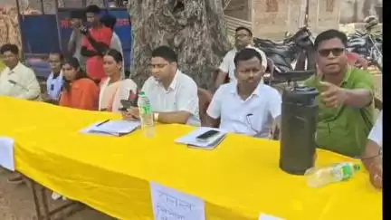 किस्को: धरती आबा जनजातीय उत्कर्ष अभियान के तहत किस्को में अवेयरनेस एंड बेनिफिट सैचुरेशन कैंप का किया गया आयोजन