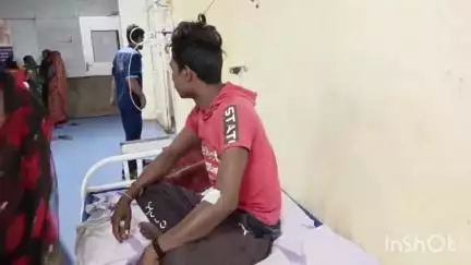 अशोक नगर: फुटेरा गांव में 30 वर्षीय युवक को ज़हरीले सांप ने काटा, जिला अस्पताल में उपचार जारी