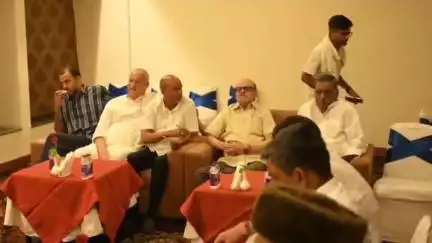 किशनगंज सदर के माननीय विधायक इजहारूल हुसैन, आज होटल मौर्या, पटना में बिहार प्रदेश कांग्रेस विधानमंडल एवं माननीय सांसदगण की अहम बैठक में शामिल हुए।