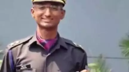पताही: महम्मदा गांव निवासी 21 वर्षीय युवक का सेना में लेफ्टिनेंट के पद पर चयन, गांव में खुशी की लहर दौड़ी