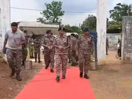 सुकमा: दोरनापाल में CRPF 150 बटालियन ने संभाग स्तरीय वॉलीबॉल प्रतियोगिता का आयोजन किया, CRPF IG भी शामिल हुए