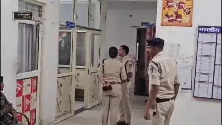 मुरैना नगर: गुट्टीपुरा गांव में 5 लोगों ने पड़ोसी के घर में घुसकर मारपीट की, जान से मारने की धमकी, पुलिस ने FIR दर्ज की