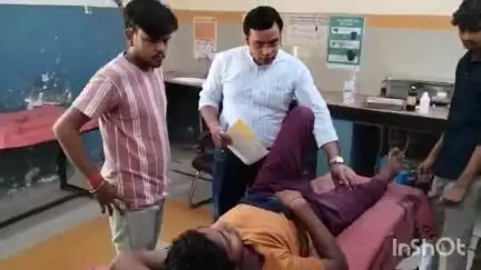बांदा: चमरौडी इलाके में ट्रैक्टर ने पैदल जा रहे युवक को मारी टक्कर, युवक घायल होकर जिला अस्पताल में भर्ती