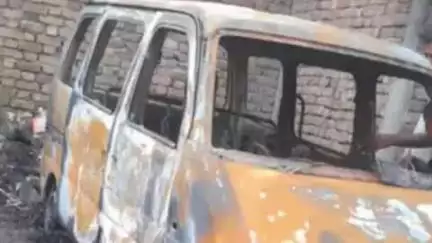 पलवल: पलवल में वैन में सो रहे ड्राइवर को रात में आरोपी ने लगाई आग, वैन जलकर हुई खाक