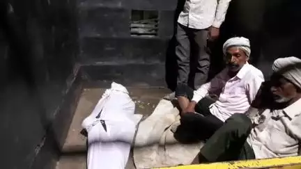 मैनपुरी: बिछवा थाना क्षेत्र में संदिग्ध परिस्थिति में किशोरी ने फांसी लगाकर की आत्महत्या, पुलिस ने शव पीएम के लिए भेजा