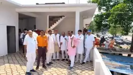 रामपुर बघेलान: कांग्रेस पर्यवेक्षक अनिल चौधरी ने रामपुर बाघेलान में कार्यकर्ताओं से किया संवाद