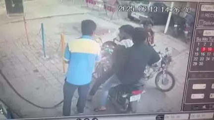 जालना: जालना बस स्थानक परिसरात एकाला चापट बुक्क्यांनी मारहाण...
घटना सीसीटिव्ही कॕमेऱ्यात कैद...