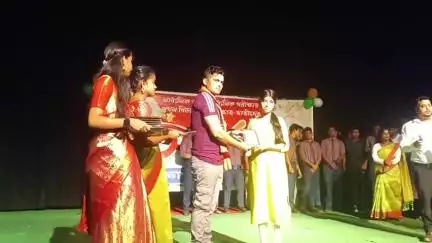 কৈলাশহর: ঊনকোটি কলাক্ষেত্রে মাধ্যমিক ও উচ্চমাধ্যমিকের 60% নম্বর প্রাপ্তদের সংবর্ধনা প্রদান সুমিত ফাউন্ডেশনের, উপস্থিত DM