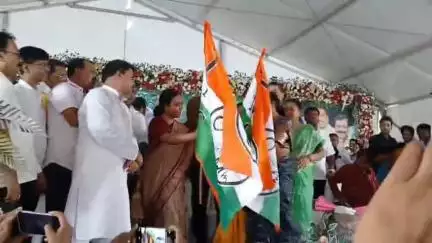 সন্দেশখালি ১: কানমারী ভারত সেবাশ্রম সংঘে তৃণমূলের সভায় উপস্থিত মন্ত্রী, BJP ছেড়ে তৃণমূলে যোগদান 2 হাজার জনের
