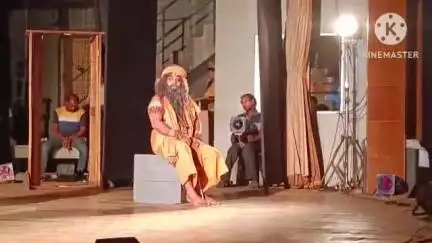 ডায়মন্ডহারবার ১: ডায়মন্ড হারবার রবীন্দ্রভবনে উপ্তি নাট্য সংস্থার উদ্যোগে দুটি নাটক মঞ্চস্থ হয় নাটক দেখতে ভিড় জমিয়েছিল নাট্য প্রেমিকরা