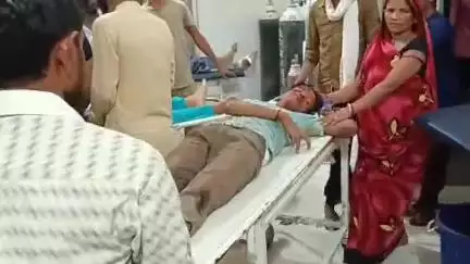 सीतापुर: गोला मार्ग पर तेज रफ्तार बाइक ने साइकिल को मारी जोरदार टक्कर, दो लोग गंभीर रूप से घायल