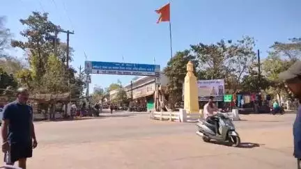 छुईखदान थाना क्षेत्र के खपरी दरबार में अवैध महुआ शराब बिक्री करते एक व्यक्ति को गिरफ्तार किया गया, जमानत पर रिहा