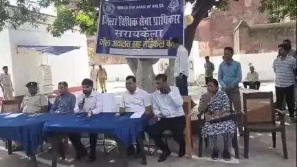 सरायकेला: सरायकेला मंडल कारा में मासिक जेल अदालत, विधिक जागरूकता एवं चिकित्सा जांच शिविर का आयोजन