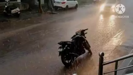 जांजगीर: जांजगीर जिले में तेज झमाझम बारिश से लोगों को मिली राहत, बारिश के कारण कई घंटों तक बिजली रही गुल