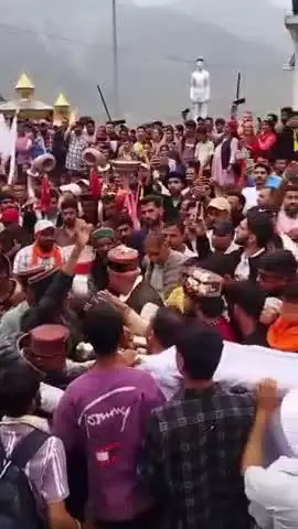 चकराता: 20 दिन के प्रवास के बाद बाशिक महासू की पालकी पहुंची मूल मंदिर (मैंद्रथ)