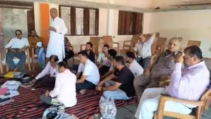 सीमलवाड़ा: कलाल समाज चौखला चौरासी की बैठक पीठ में आयोजित, समाज 110 मेघावी बच्चों और 31 वृद्ध जनों को करेगा सम्मानित