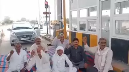 तारानगर: भनीण टोल प्लाजा पर 16 जून को प्रातः 10 बजे वाहनों का टोल टैक्स मुक्त करने सहित अन्य मांगों को लेकर किसान महापंचायत