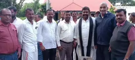 ರಟ್ಟೀಹಳ್ಳಿ: ಪಟ್ಟಣದಲ್ಲಿ ಬಿಜೆಪಿ ಮುಖಂಡರು ಮತ್ತು ಕಾರ್ಯಕರ್ತರೊಂದಿಗೆ ಮಾಜಿ ಸಚಿವ ಬಿ ಸಿ ಪಾಟೀಲ್ ಸಭೆ