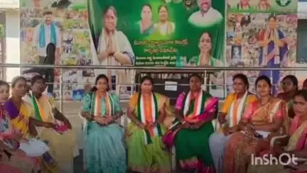 ములుగు: జిల్లాలో గత బిఆర్ఎస్ ప్రభుత్వం ఎన్ని ఇళ్లు ఇచ్చారో చెప్పాలి : మహిళా కాంగ్రెస్ జిల్లా అధ్యక్షురాలు రేగా కల్యాణి
