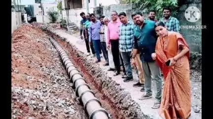 శామీర్‌పేట: నాచారంలో డ్రైనేజీ పనులను పరిశీలించిన కార్పొరేటర్ శాంతి సాయి జన్ శేఖర్