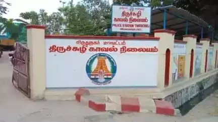 திருச்சுழி: உடையனம்பட்டி சாலையில் இருசக்கர வாகனம் மீது அடையாளம் தெரியாத மற்றொரு இரு சக்கர வாகனம் மோதி விபத்து ஒருவர் காயம்