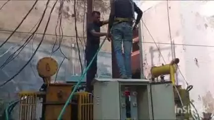 भोगनीपुर: सीएचसी पुखरायां के निकट ट्रांसफार्मर मरम्मत के कारण विद्युत आपूर्ति रही बाधित, गर्मी से लोग हुए हल्कान