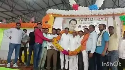 अटरू: अटरू, कवाई में विधायक राधेश्याम बैरवा ने तलवार से केक काटकर मनाया जन्मदिन