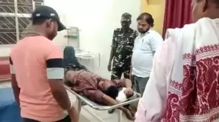 गुमला: बिलिंग बिरा रोड पर कार की टक्कर से बाइक सवार घायल, सदर अस्पताल में भर्ती