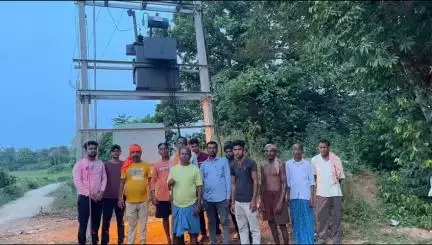 कलियासोल: छोटा अंबोना गांव में सांसद की पहल से बिजली समस्या का समाधान, नया ट्रांसफार्मर लगाया गया