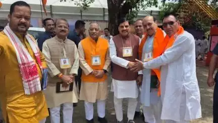 राजगढ़: राज्यमंत्री नारायण सिंह पंवार ने पचमढ़ी में मुख्यमंत्री से की मुलाकात, सांसद विधायक प्रशिक्षण शिविर में हुए शामिल