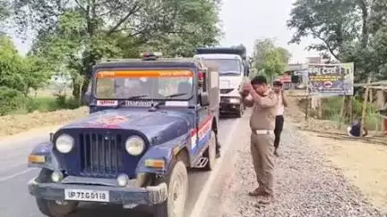 सिराथू: लेहदरी रोड़ पर ट्रैफिक पुलिस ने वाहनों को पकड़कर वीडियो बनाने पर मौके से फरार हो गई