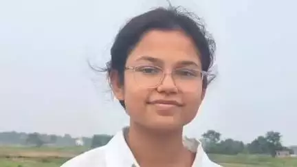 डुमरा: सीतामढ़ी की मुस्कान आनंद नीट यूजी 2025 में बनी बिहार टॉपर