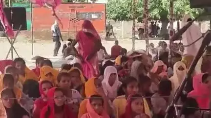 सुल्तानपुर: शोधनपुर में श्रीमद् भागवत कथा का आयोजन, श्रद्धालुओं को दिया सनातन धर्म का ज्ञान, बजरंगबली मंदिर में किया पूजन