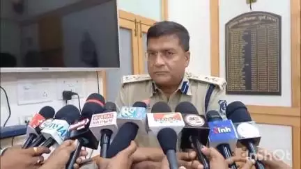 धमधा: दुर्ग SP विजय अग्रवाल ने 9 पुलिस कर्मचारियों का ट्रांसफर किया, शहर से भेजे गए ग्रामीण थाने में