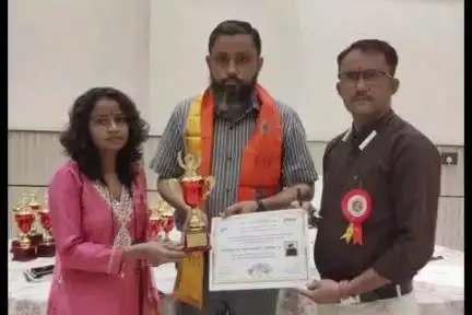 बलरामपुर: महमूद उल हक बलरामपुरी को मिला श्री माखनलाल चतुर्वेदी नव उदय सम्मान, भोपाल की साहित्यिक सेवा में नव उदय ने किया सम्मानित