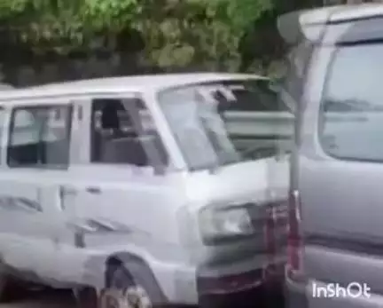 महाड: रायगड पुण्याला जाणाऱ्या ताम्हिणी घाटात मोठी वाहतूक कोंडी रस्ता खचला आणि ट्रक अडकला